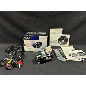 NOS SONY HDR-CX560V Handycam Digital Video Camera Recorder JAPAN (LOT - B)